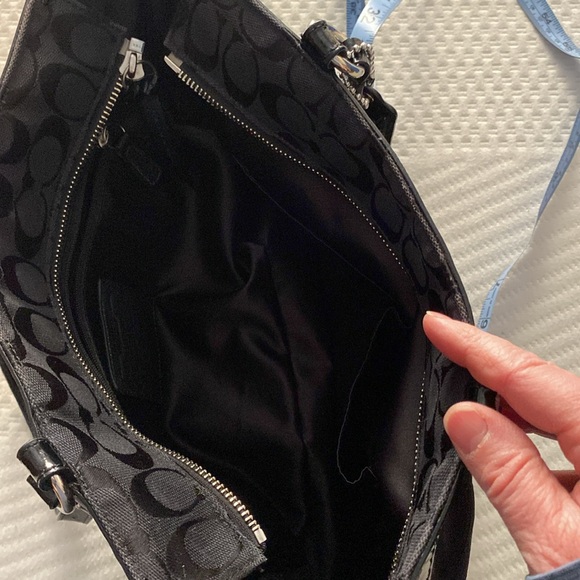 Authentic Coach Signature Gallery East West Tote - Picture 6 of 10